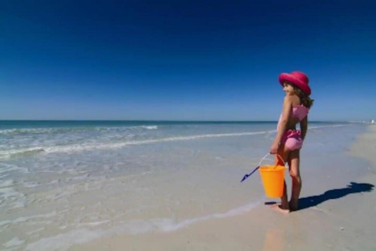 Beachfront Getaway In Siesta Key Exterior photo