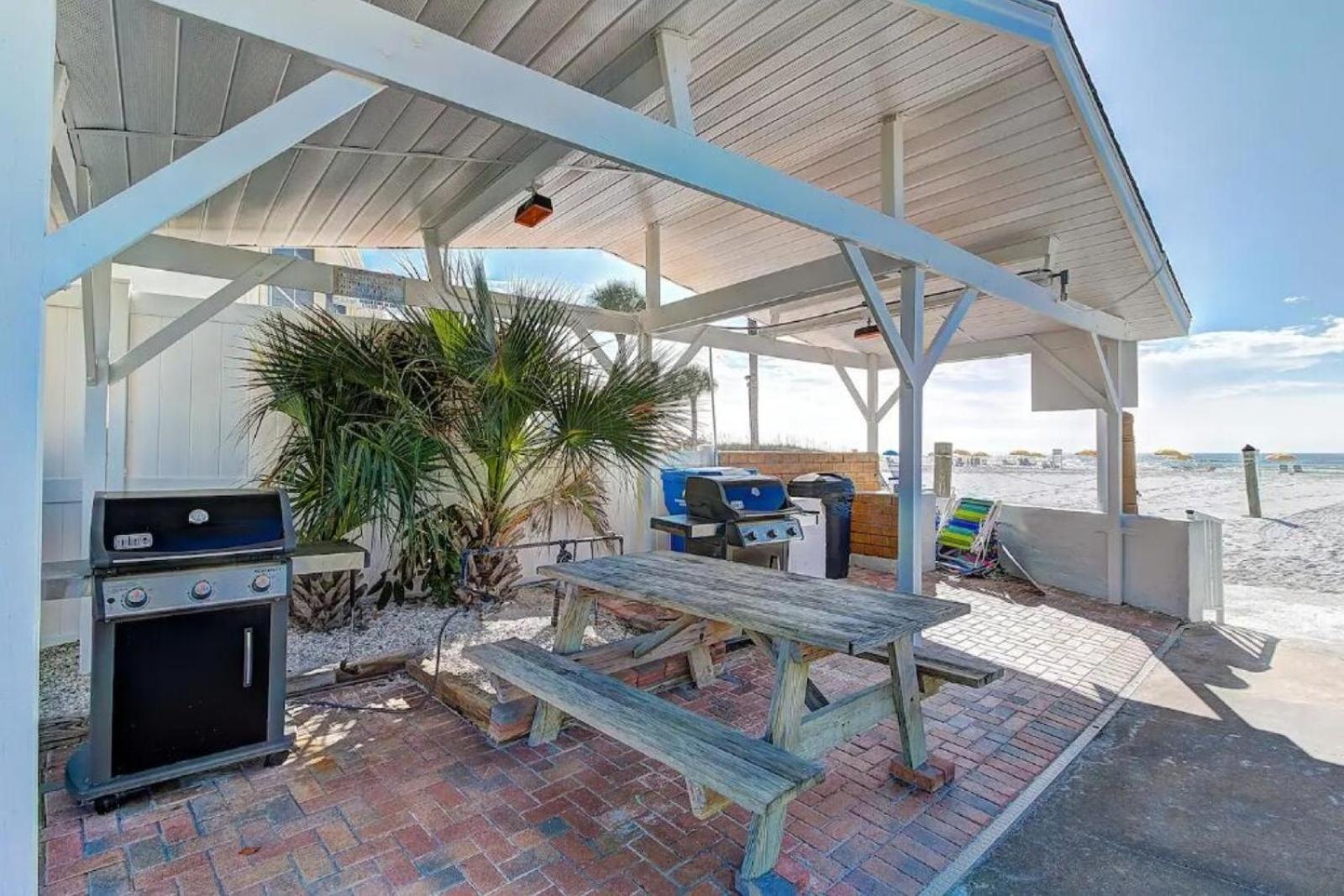 Beachfront Getaway In Siesta Key Exterior photo