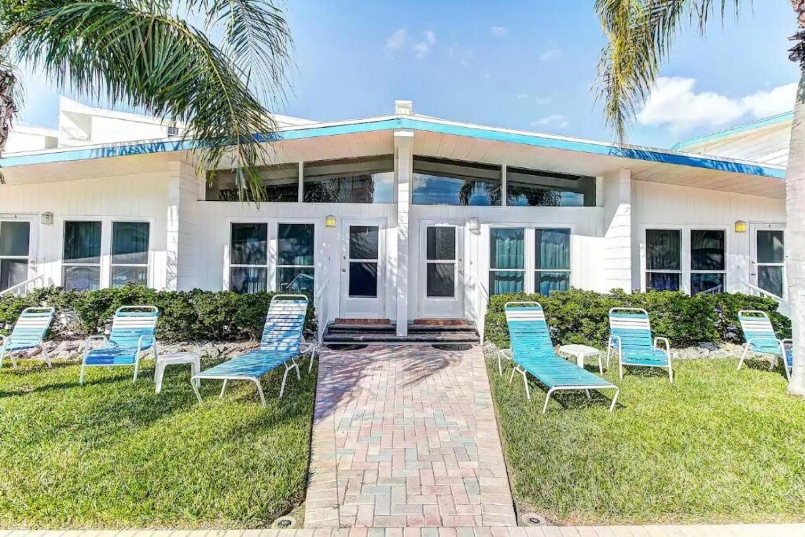 Beachfront Getaway In Siesta Key Exterior photo